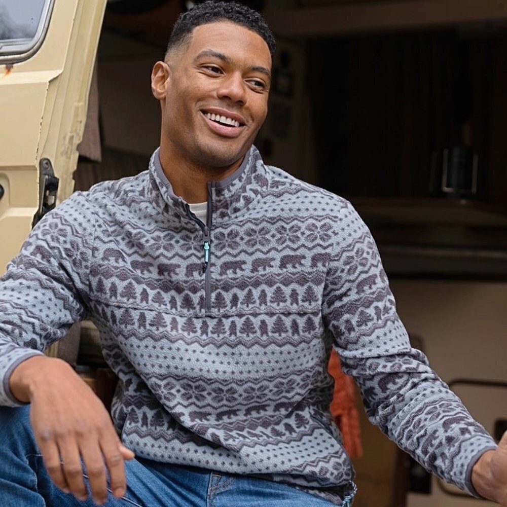 Chubbies Fleece Quarter-Zip The Bear Hug The Light Grey Bear in Size M